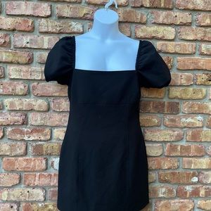 5 a’ 7 cinq a’ sept BLACK LBD PLUS PUFF SLEEVE SHORT SWEETHEART NECK DRESS